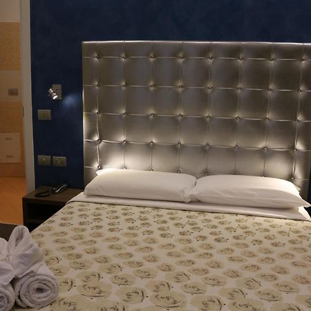 Hotel La Madonnina Milan Exterior photo