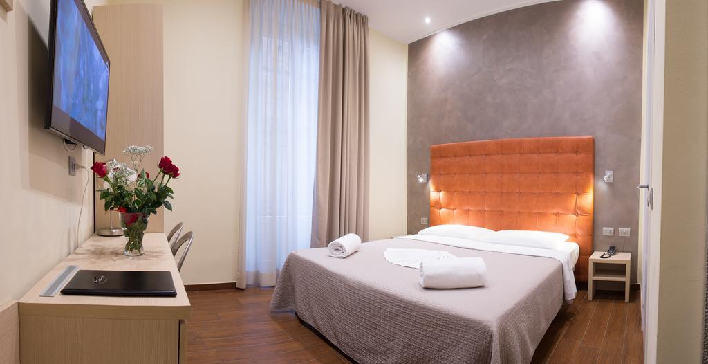 Hotel La Madonnina Milan Room photo