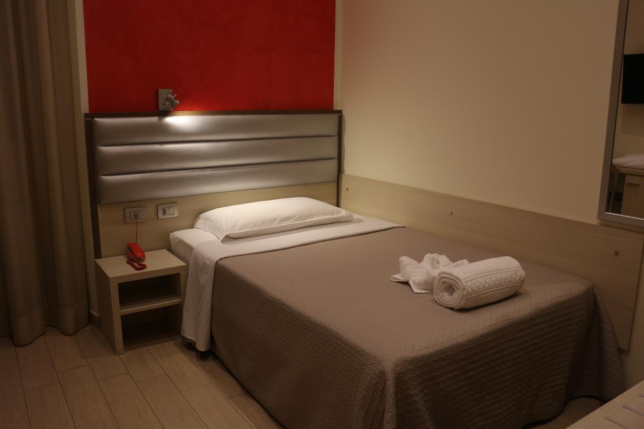 Hotel La Madonnina Milan Exterior photo