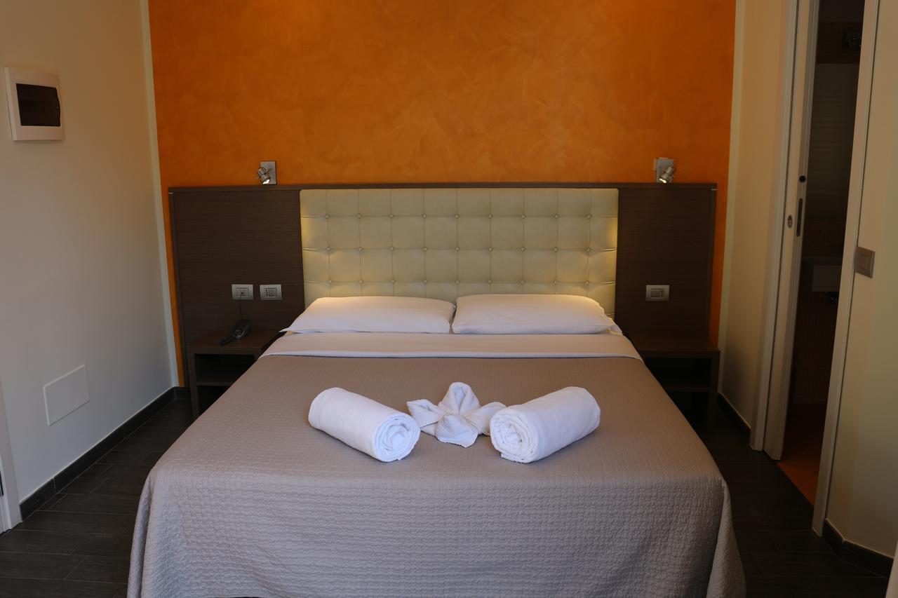 Hotel La Madonnina Milan Exterior photo