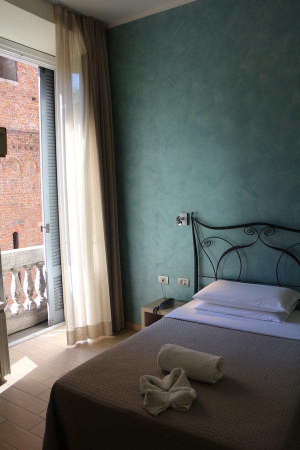Hotel La Madonnina Milan Exterior photo