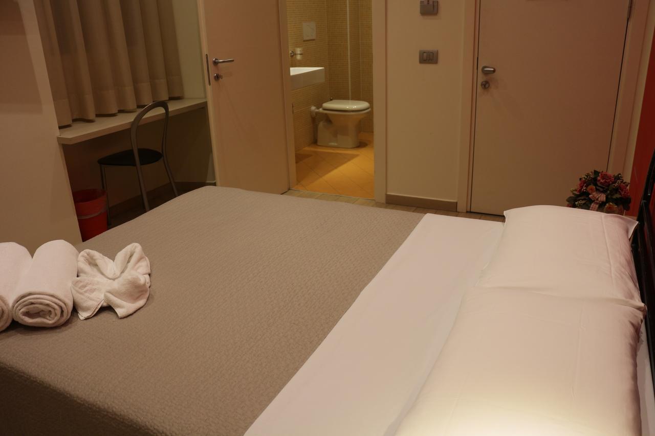 Hotel La Madonnina Milan Exterior photo