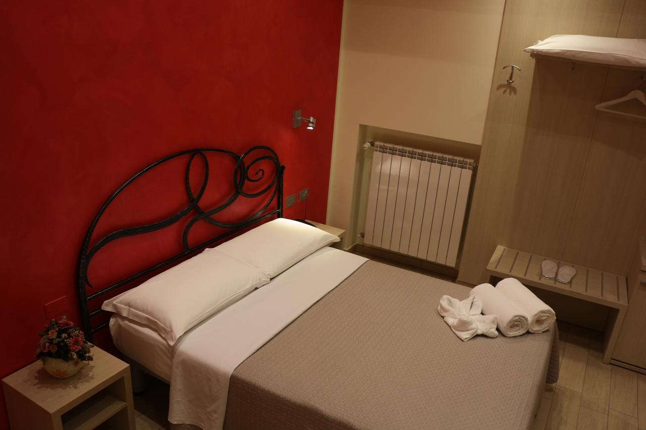 Hotel La Madonnina Milan Exterior photo