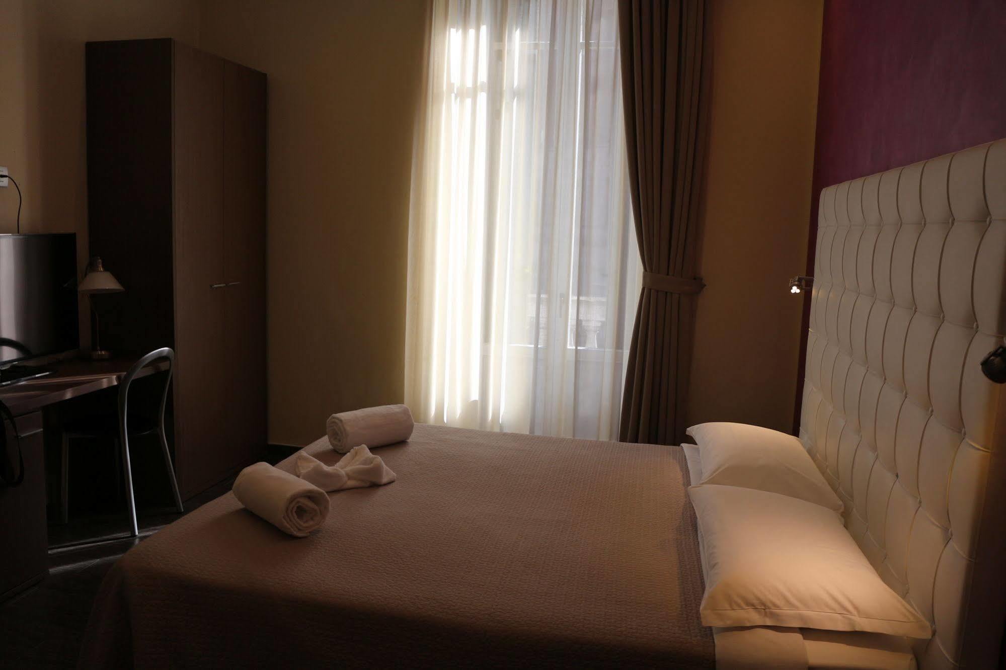 Hotel La Madonnina Milan Exterior photo